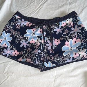 BIG FLIRT. WOMENS BOARD SHORTS. REVERSIBLE. SIZE M